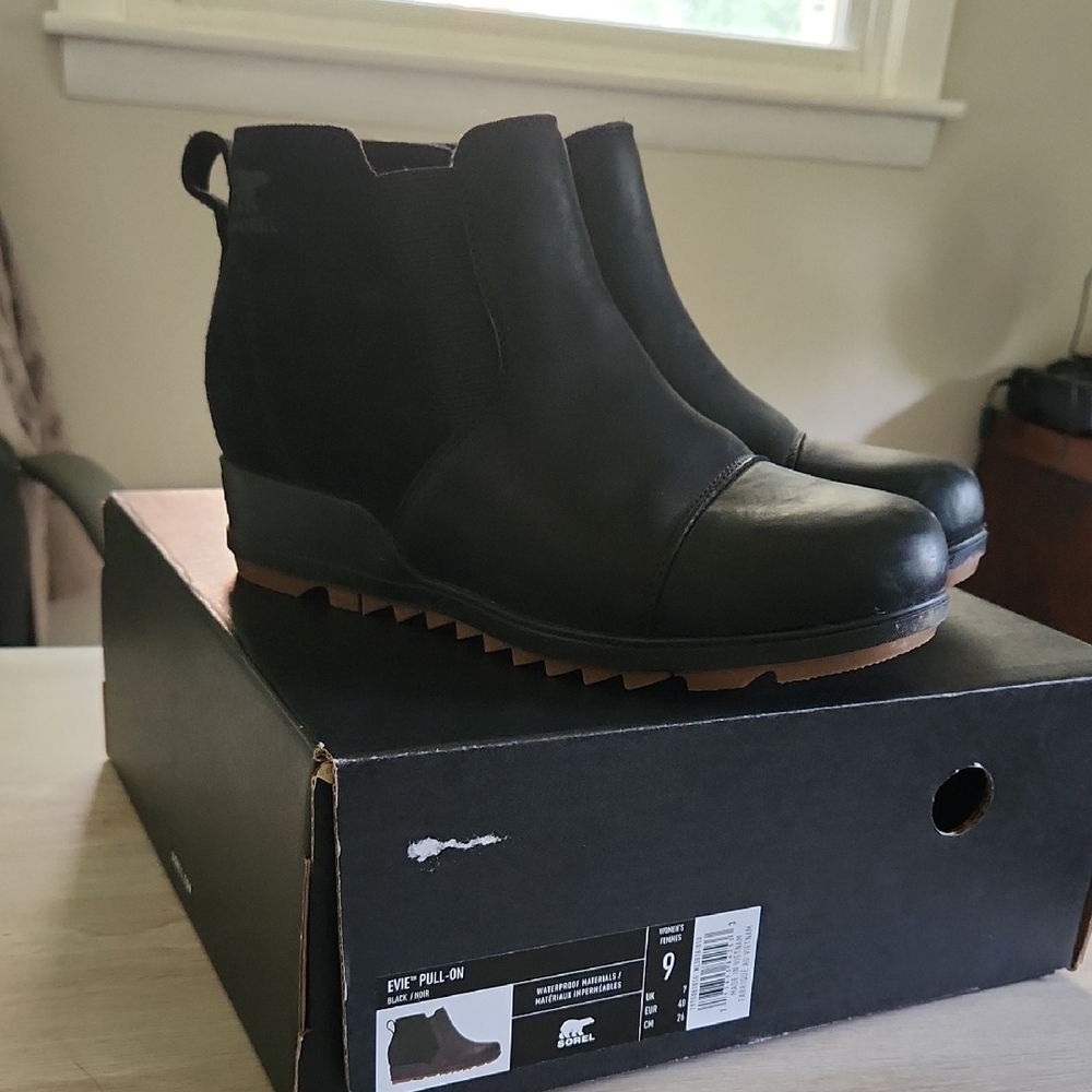 Sorel EVIE Boots
